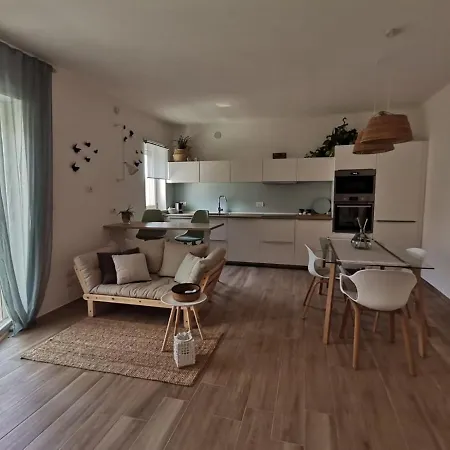 Al 50 Mq Apartment